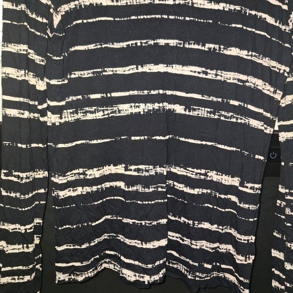Vince Tops | Vince Shadow Stripe Print Long Sleeve Jersey Tee | Color: Black - Picture 9 of 14